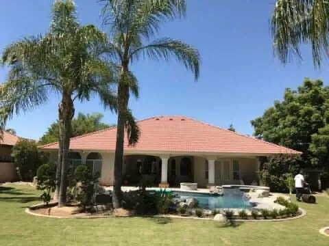 Professional lawn care service experts serving Bakersfield, CA - DW Landscaping