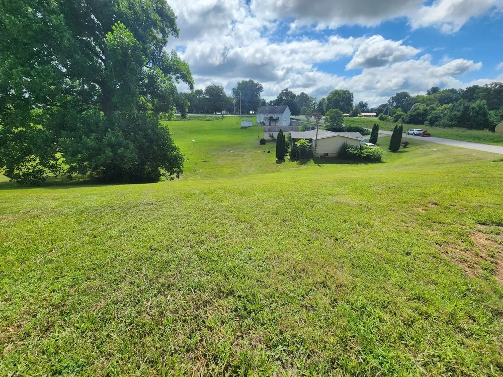 Local yard maintenance near you in Sparta, TN by Dwd Mowing & Landscaping