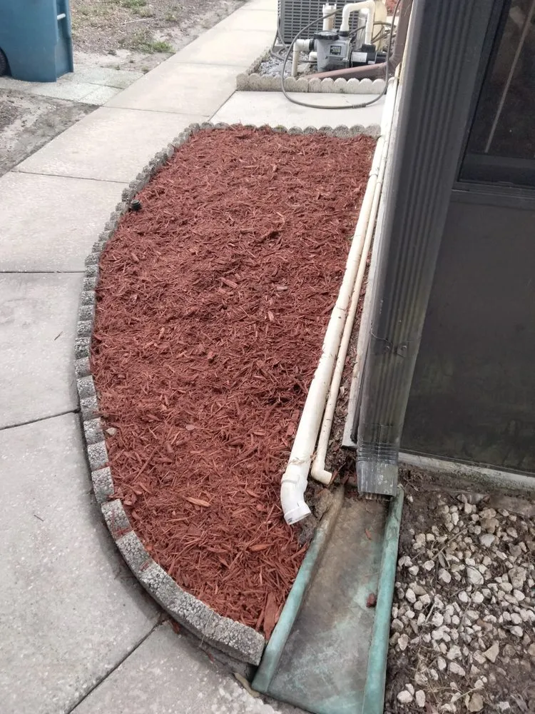 Affordable yard maintenance in Spring Hill, FL - Dwight's Landscaping