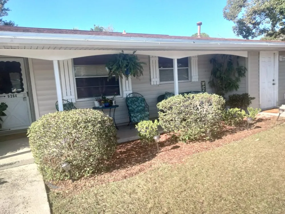 Top-rated garden landscaping experts serving Spring Hill, FL - Dwight's Landscaping