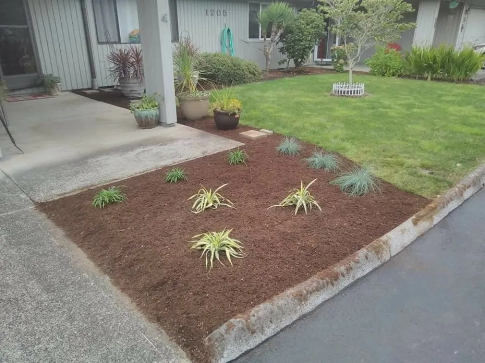 Custom yard maintenance experts serving Hutchinson, KS - Dwyers Lawn Service