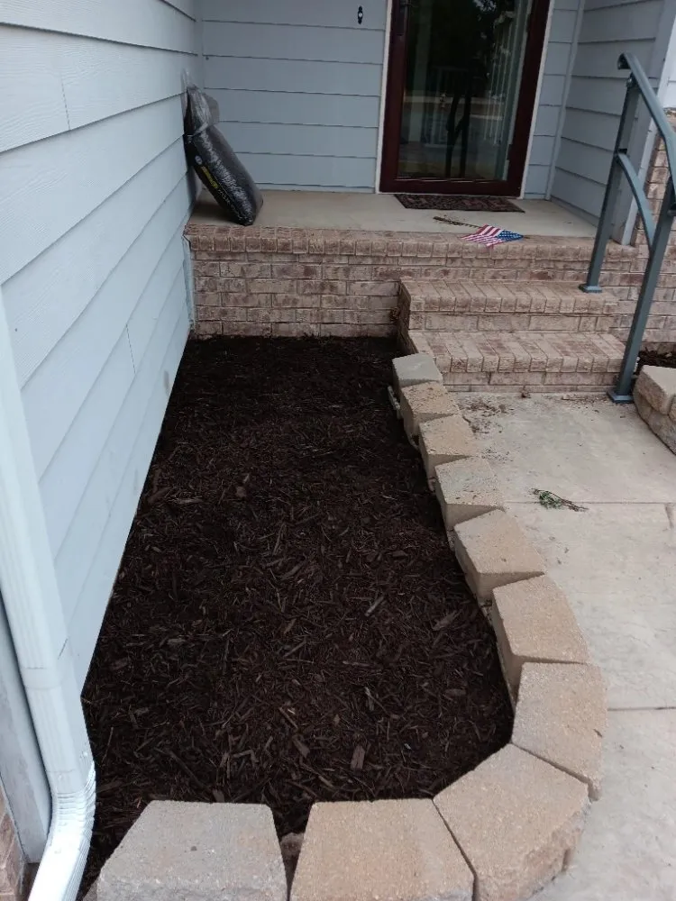 Custom landscaping services experts serving Hutchinson, KS - Dwyers Lawn Service