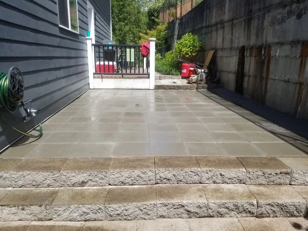 Reliable garden landscaping in Seattle, WA by DX Landscaping and Hauling Services