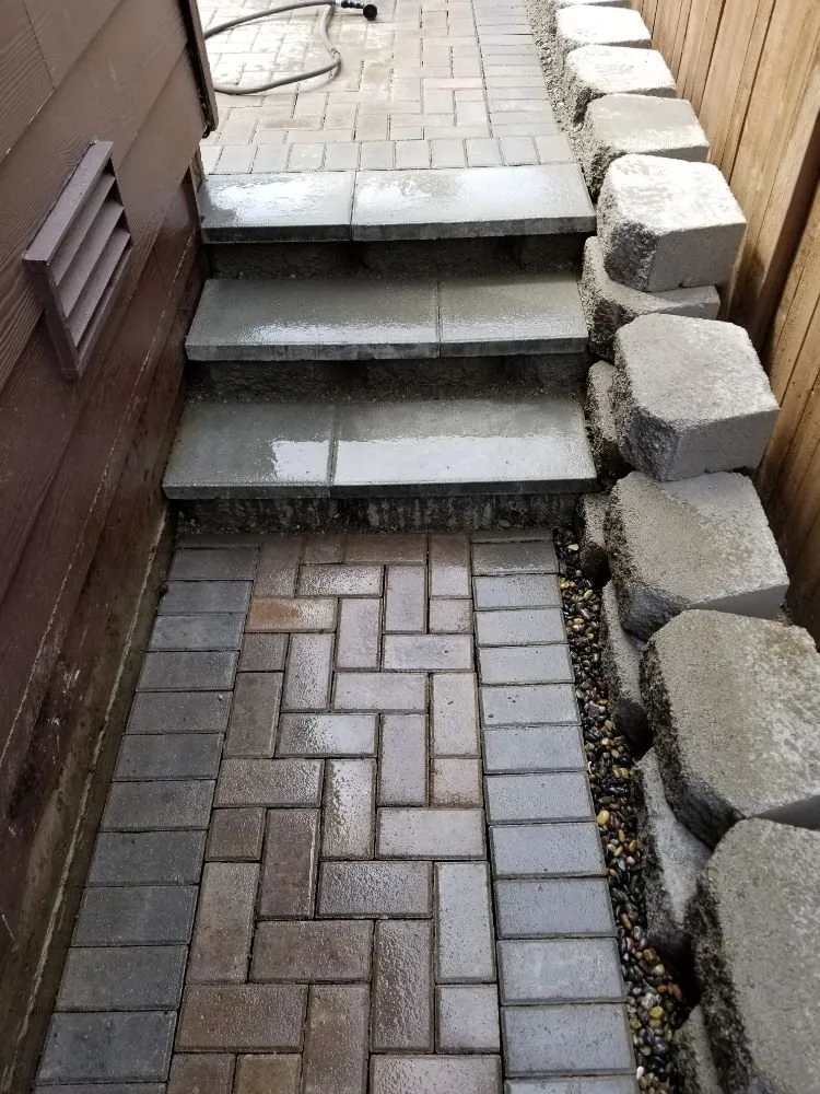 Expert residential landscaping experts serving Seattle, WA - DX Landscaping and Hauling Services