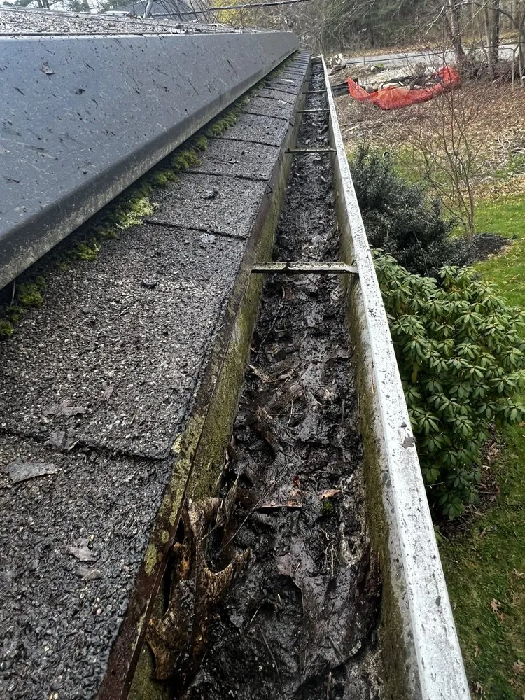 Custom residential landscaping experts serving North Oxford, MA - Dylan’s Landscaping & Gutters