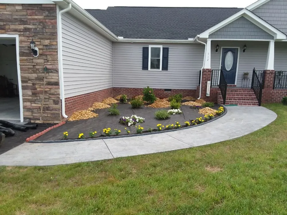 Reliable landscaping services for beautiful yards across Warsaw, VA - Dylan's Landscaping and Design