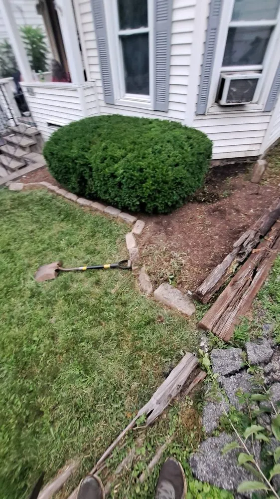 Reliable yard maintenance in Minoa, NY - Dylan's Mowing