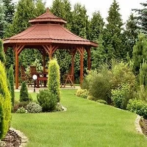 Professional yard maintenance in Wickliffe, OH by Dyna-Green