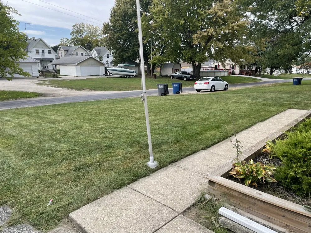 Top-rated garden landscaping in Sylvania, OH - Dynamic Duo Detailers