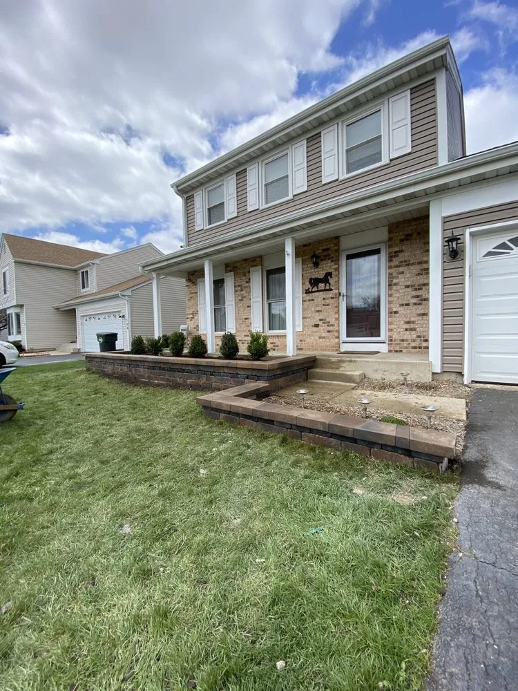Custom residential landscaping in South Elgin, IL - Dynamic Landscape Design