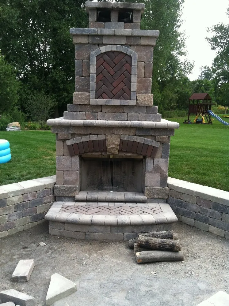 Professional lawn mowing service in Westland, MI by Dynamic Lawn Service