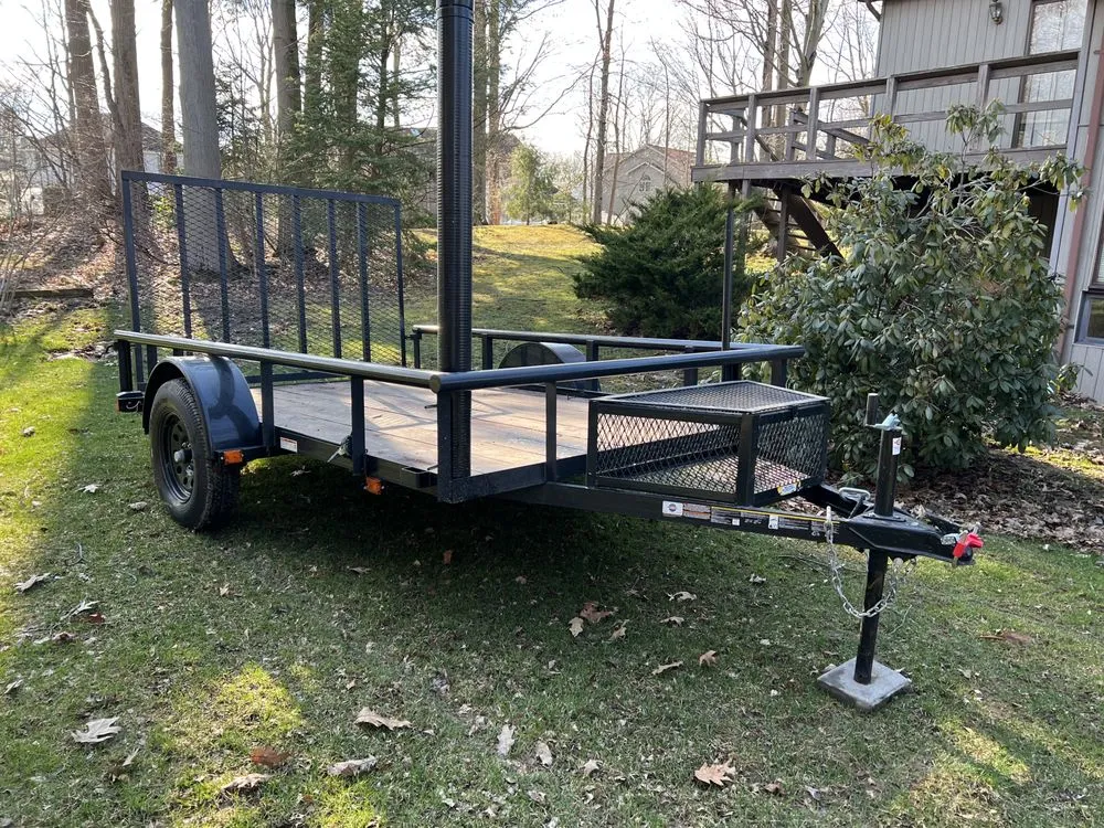 Expert yard maintenance in Akron, OH by Dynamite lawncare