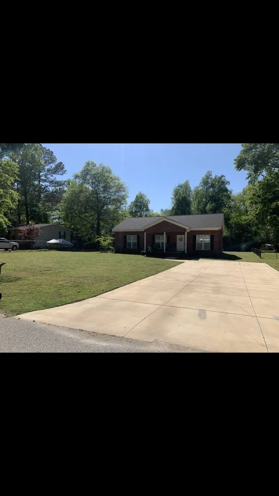 Custom garden landscaping in Belvedere, SC by Dynasty Lawncare Services