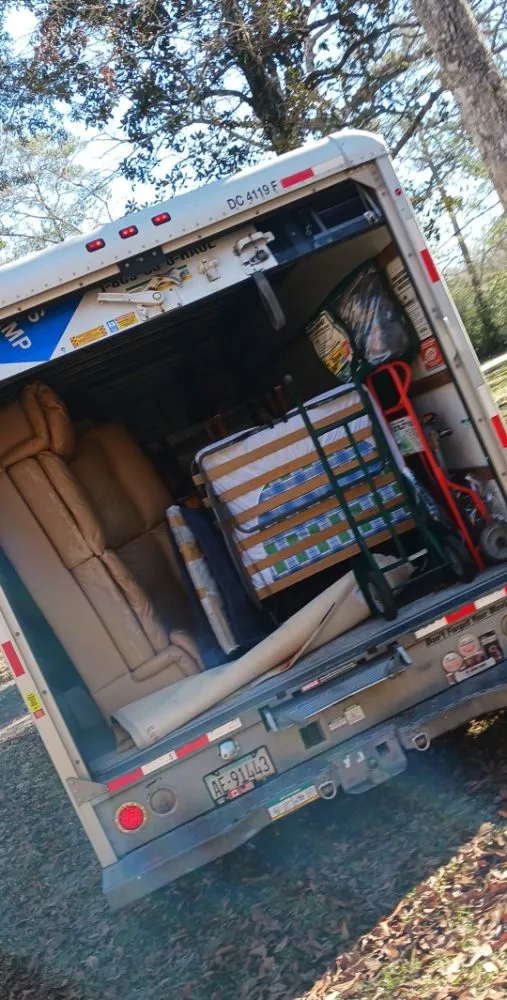 Local yard cleanup service experts serving Marrero, LA - Dyno Hauling