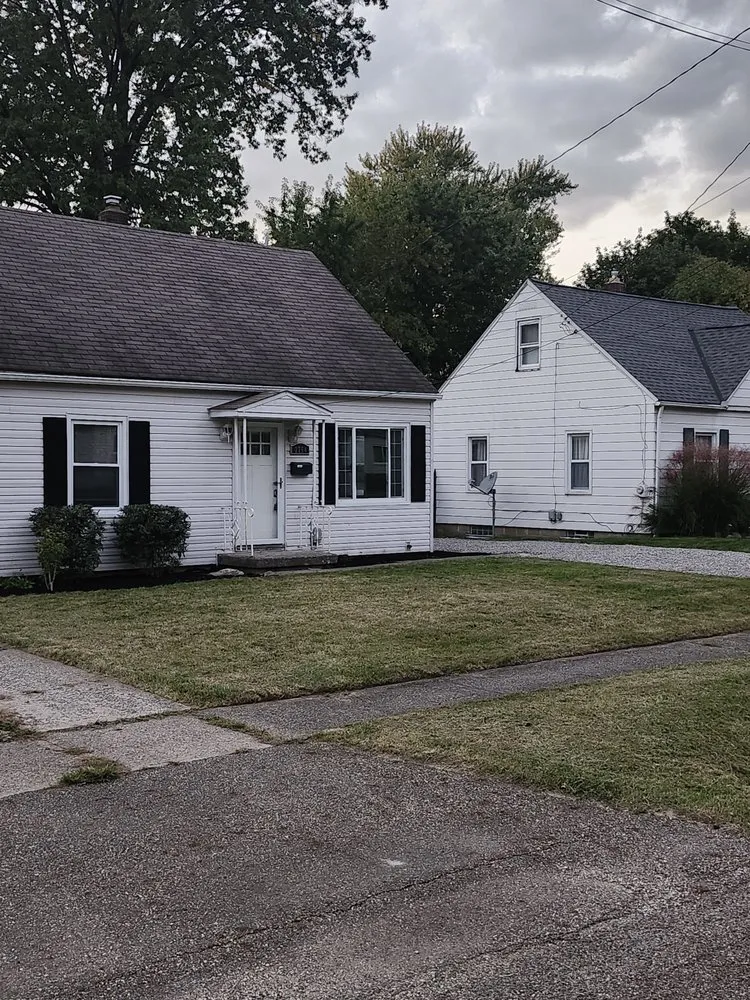 Custom lawn care service in Akron, OH by D&Z Lawn Services