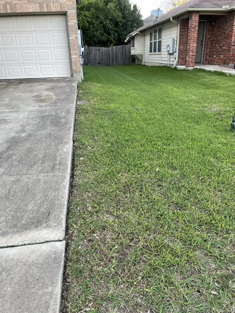 Reliable lawn mowing service in Austin, TX by DZ Lawn Services