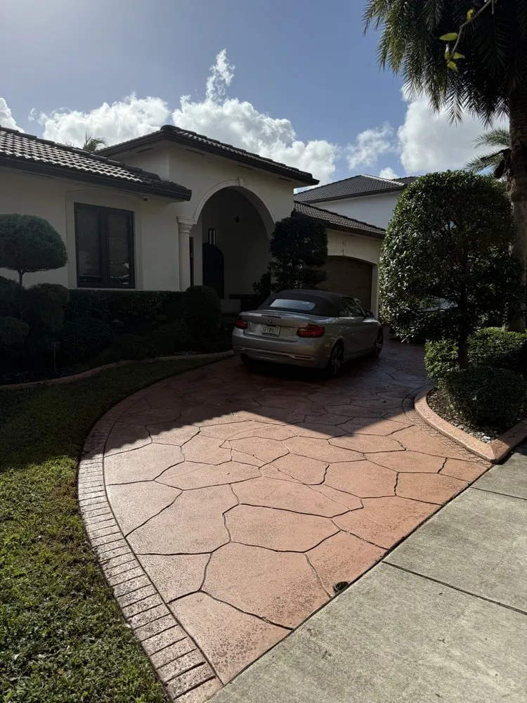 Custom landscape installation in Weston, FL by D'ZiV