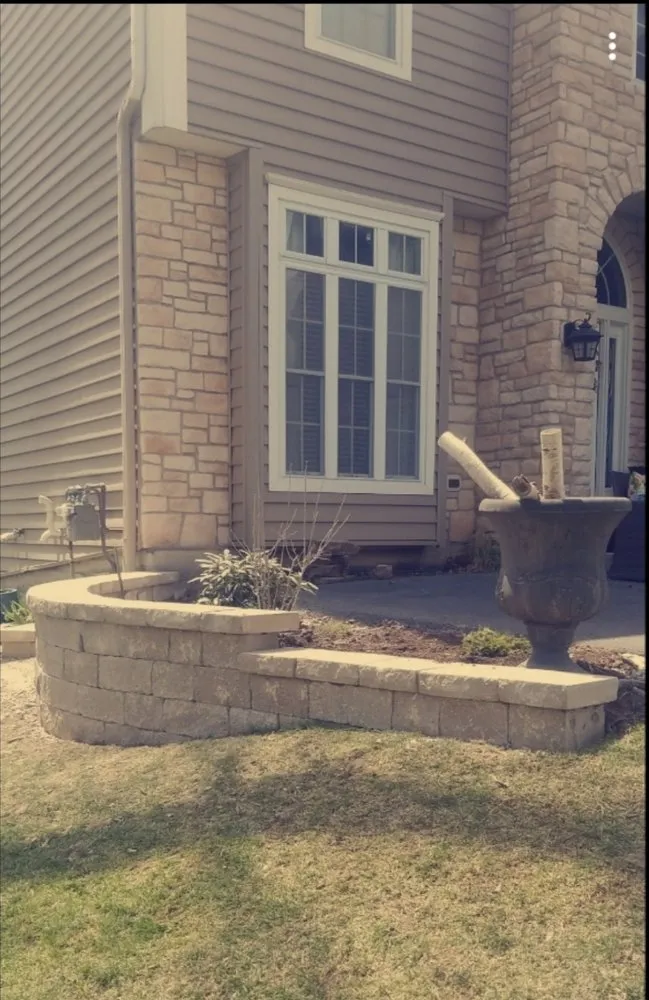 Professional garden landscaping experts serving Streamwood, IL - E & A Landscaping