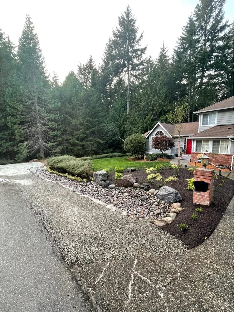 Affordable lawn care service experts serving Lakewood, WA - E & B Landscaping