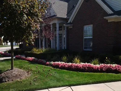 Affordable outdoor landscaping experts serving Farmington Hills, MI - E & B Maintenance Service