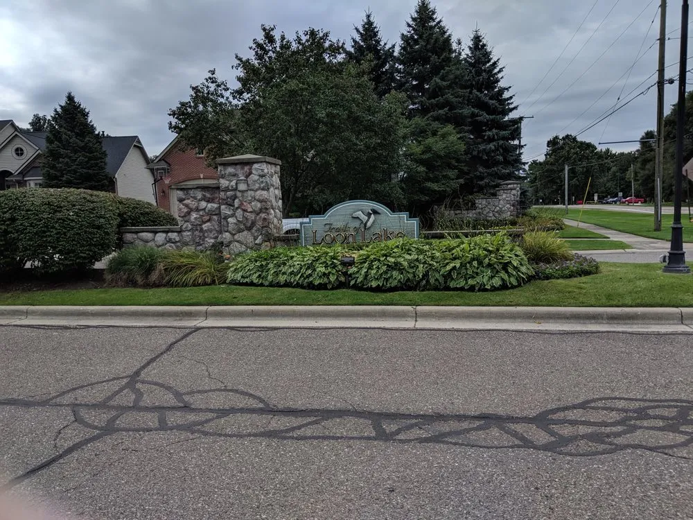 Trusted residential landscaping with custom design across Farmington Hills, MI - E & B Maintenance Service