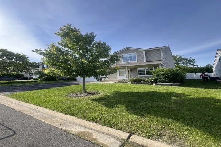 Local residential landscaping experts serving Lakemoor, IL - E & D Landscaping