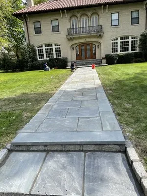 E & D Salazar’s Landscaping Logo