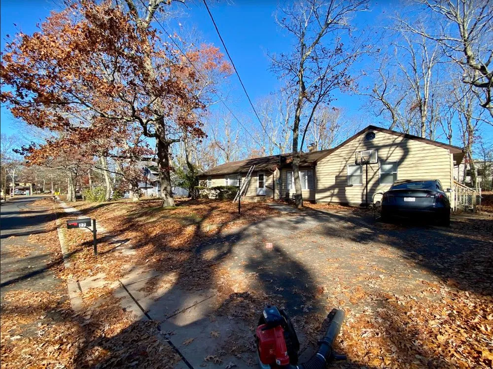 Local yard maintenance in Lakewood, NJ by E & E Landscaping