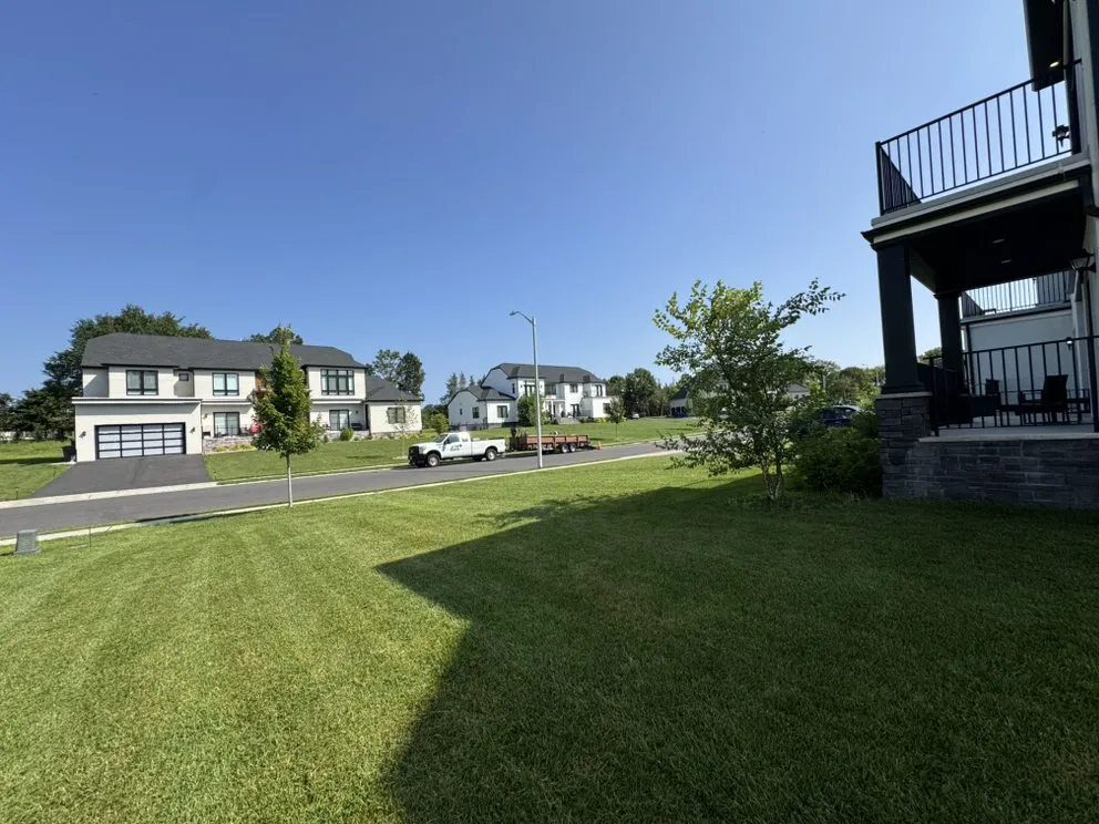 Custom garden landscaping in Lakewood, NJ by E & E Landscaping