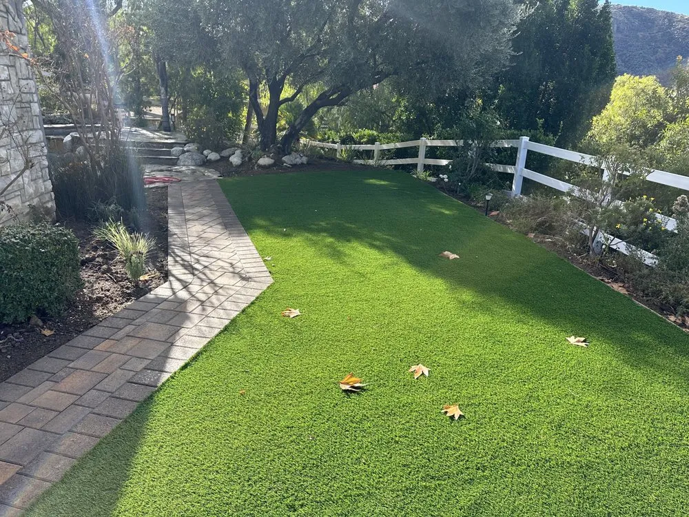 Local yard maintenance experts serving Woodland Hills, CA - E & E Landscaping