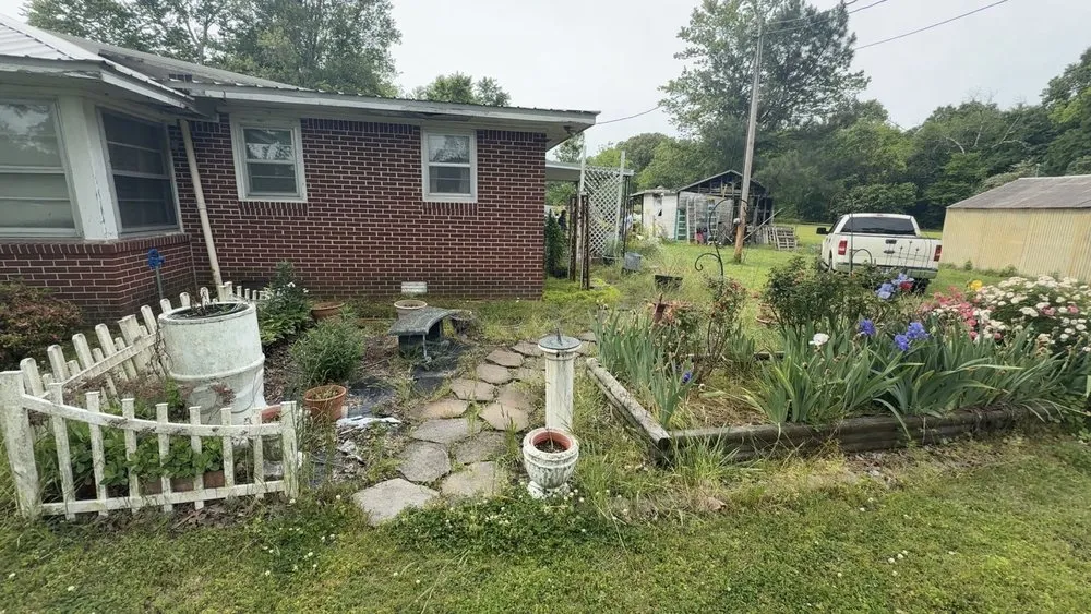 Reliable landscaping services in McKenzie, TN by E & J’s Landscaping And Lawn Care