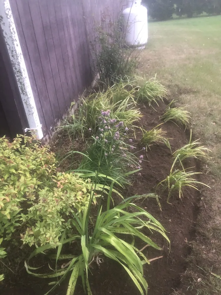 Custom residential landscaping experts serving New Haven, VT - E & K Landscaping and Lawn Care