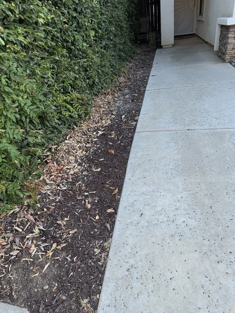 Affordable garden landscaping in Fresno, CA - E & K Lawn Service