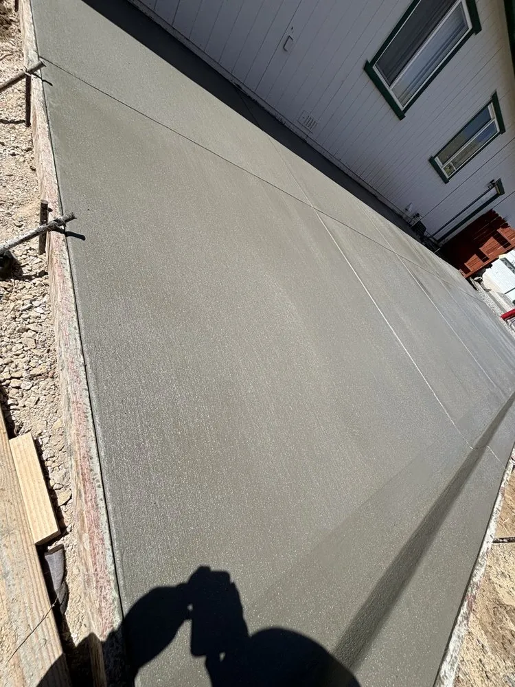 Custom lawn mowing service in Sparks, NV - E & L Construction