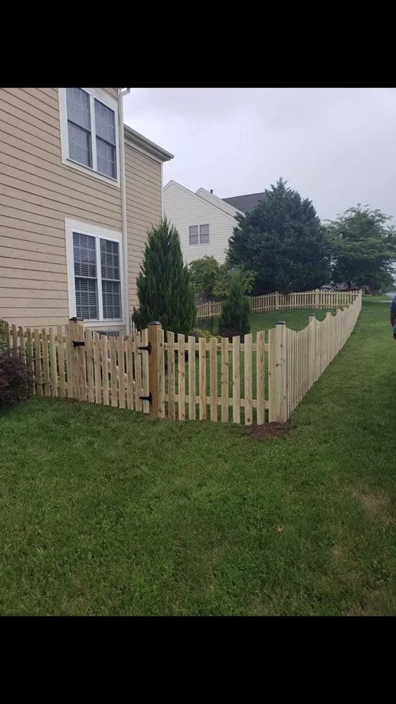 Local lawn mowing service in Landover Hills, MD by E & L Landscaping