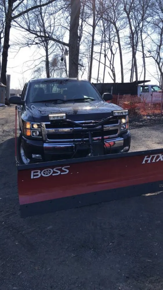 Top-rated yard maintenance experts serving Landover Hills, MD - E & L Landscaping