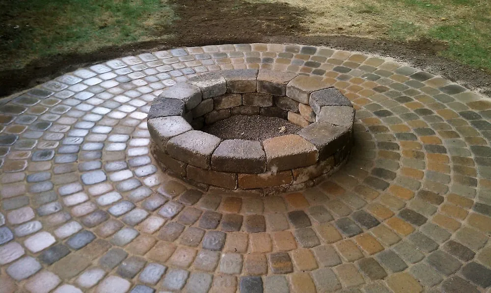 Local lawn care service experts serving Columbus, OH - E & L Lawn Care