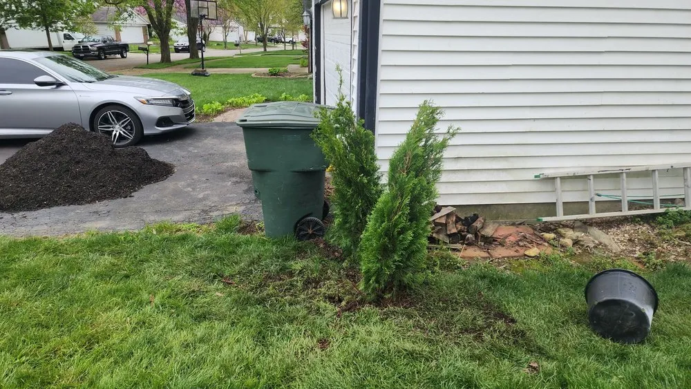 Custom lawn care service for homes across Columbus, OH - E & L Lawn Care