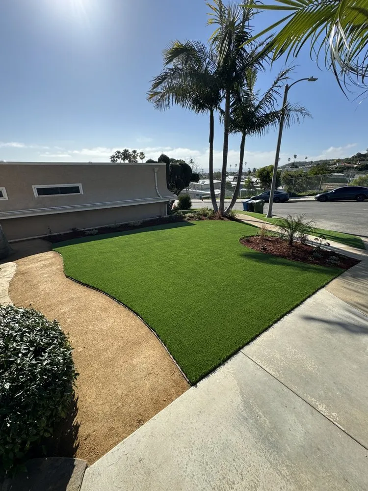 Professional lawn care service in Gardena, CA - E & M Tree Service