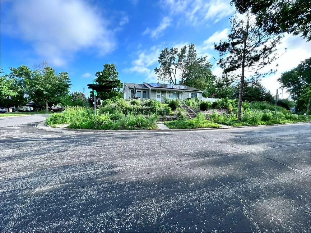 Expert garden landscaping in Madison, WI - E & P Landscaping