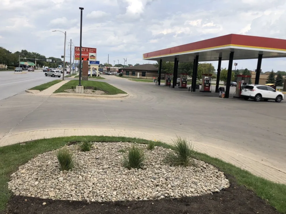 Local landscape design in Desmoines, IA - E & P Lawancare
