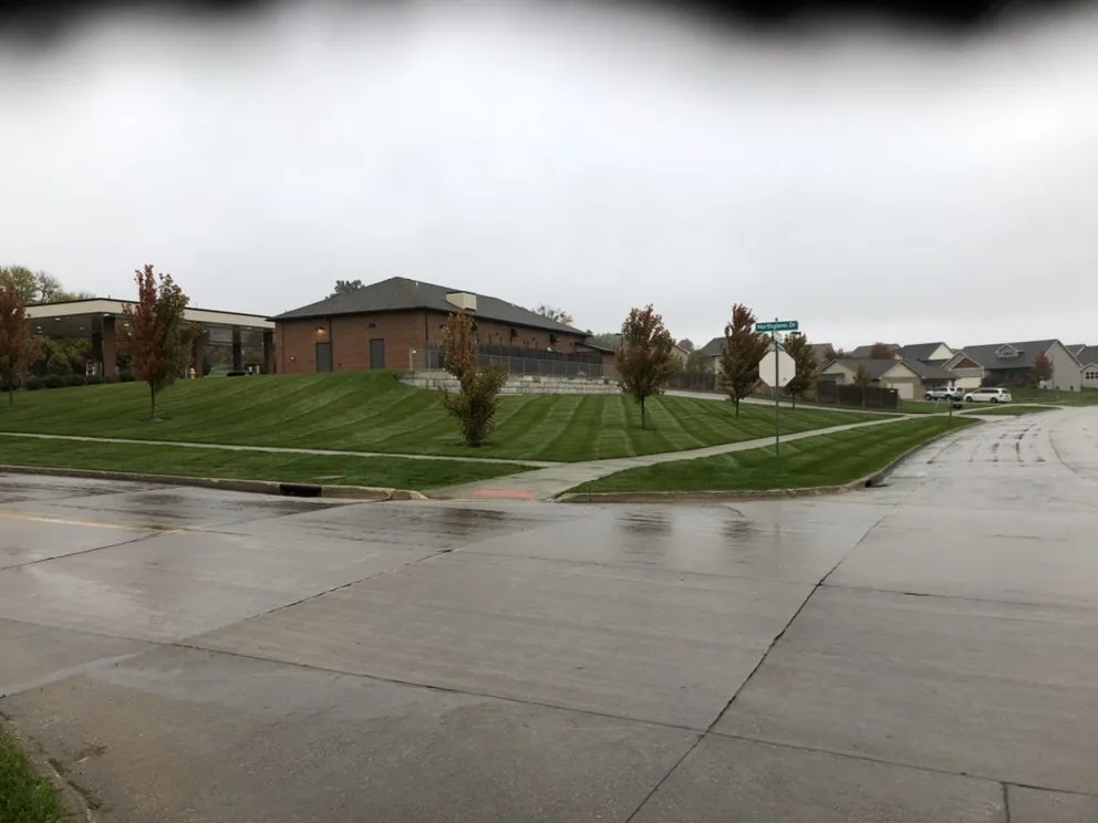Affordable landscape design in Desmoines, IA - E & P Lawancare