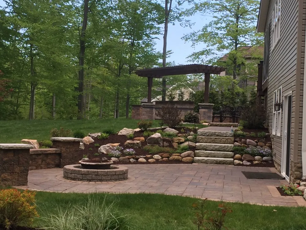 Top-rated lawn mowing service in Painesville, OH - E & R General Landscaping