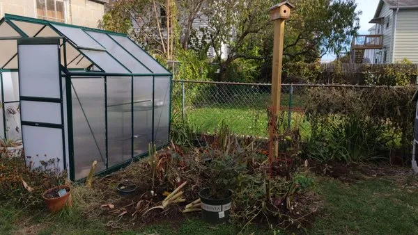 E & R International Design Landscaping