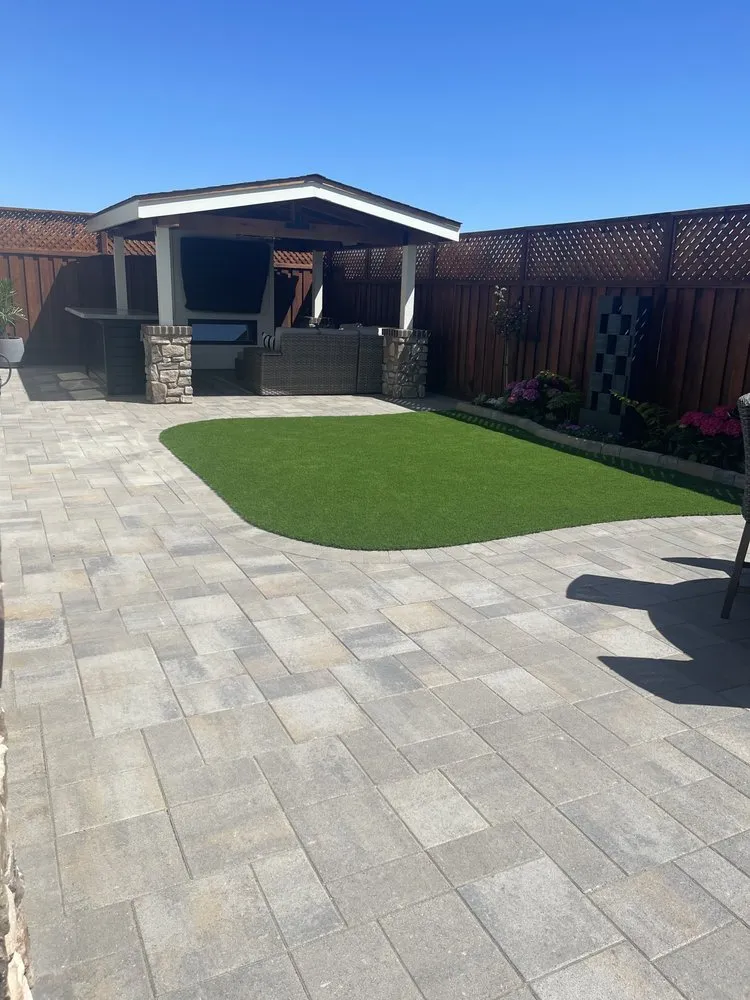 Custom outdoor landscaping in Cotati, CA - E & S Landscape Construction