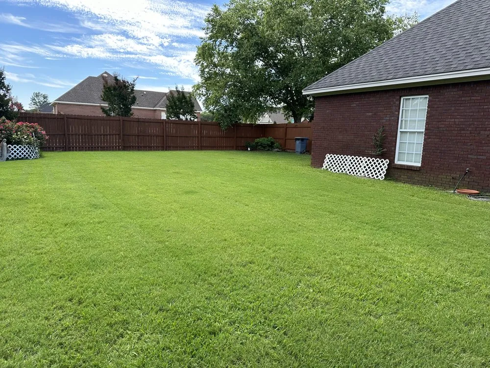 Custom outdoor landscaping experts serving Montgomery, AL - E & T Lawn Services