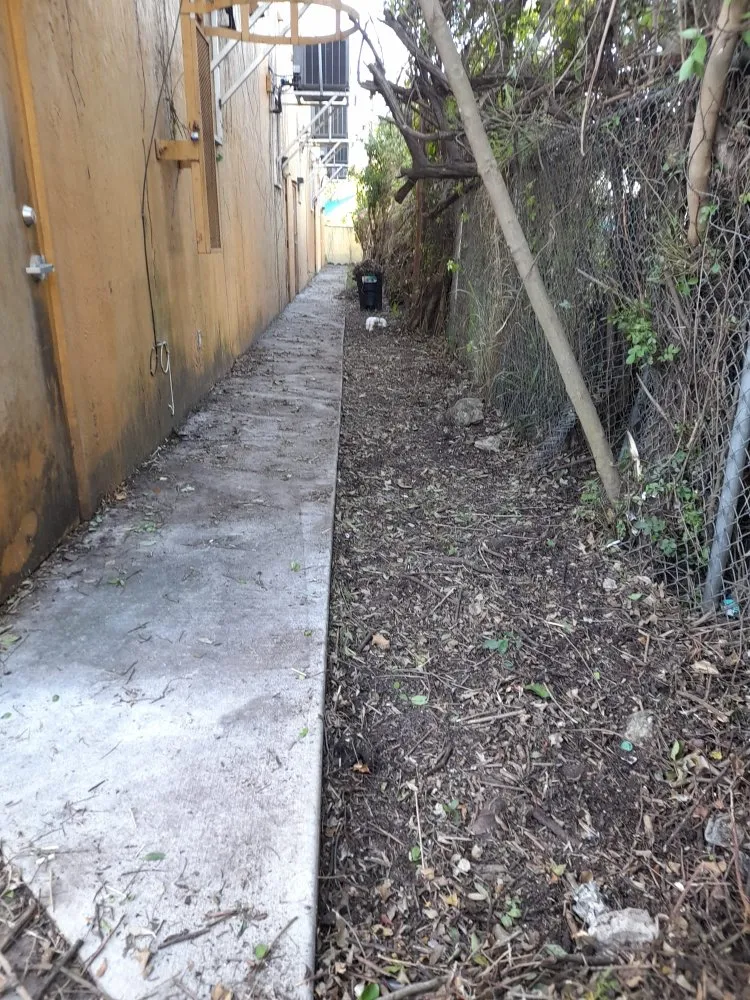 Affordable lawn mowing service experts serving Cutler Bay, FL - E A Services