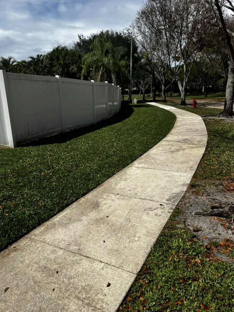 Top-rated yard maintenance for homes in West Palm Beach, FL by E Aguilar Landscaping
