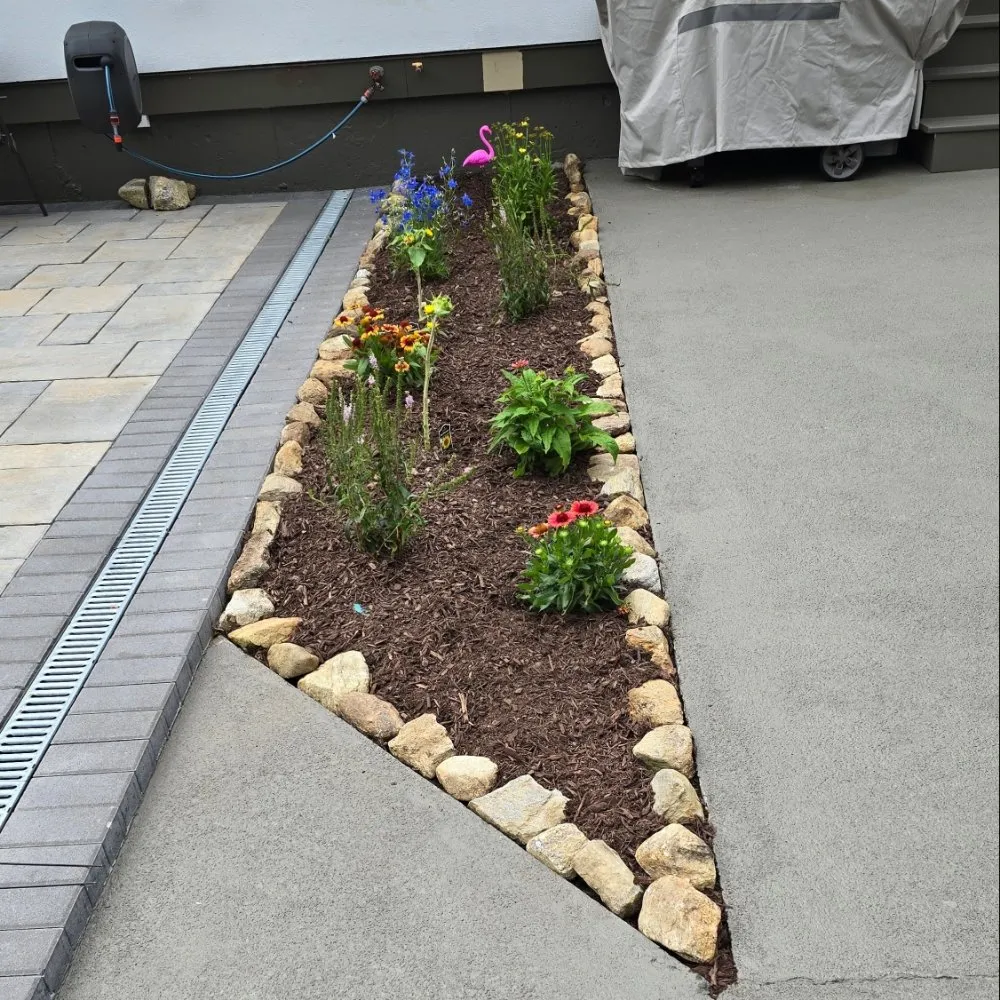 Local yard cleanup service in Danbury, CT - E C Landscaping