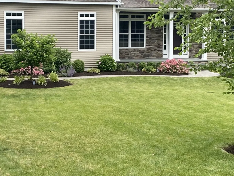 Trusted garden landscaping experts serving Monroe, CT - E L Landscaping Services
